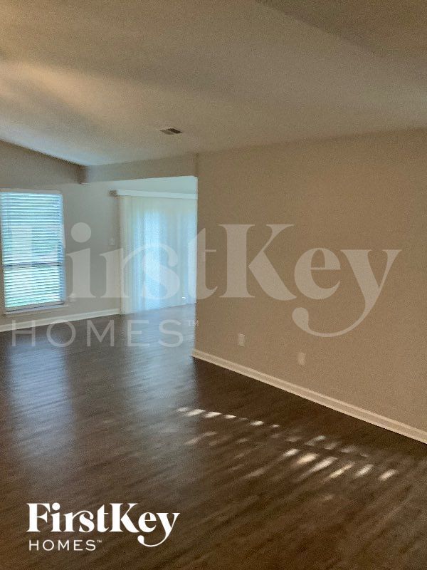 Building Photo - 6237 Danbrooke Pk Dr