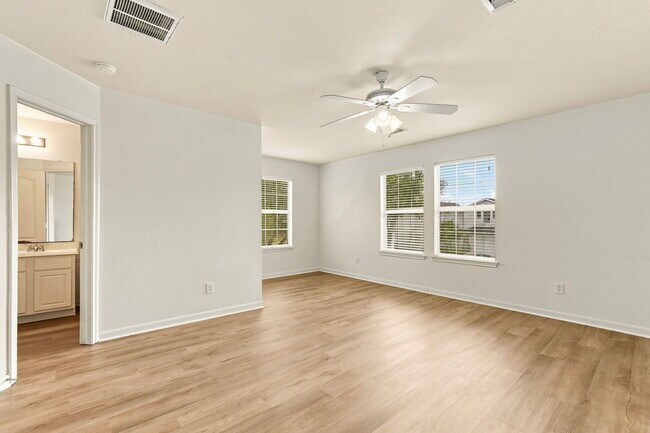 Building Photo - 2703 Skyview Glen Ct