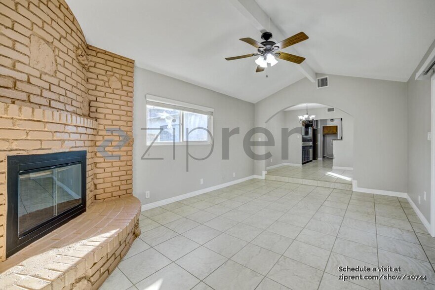 Building Photo - 16422 McRae Ave