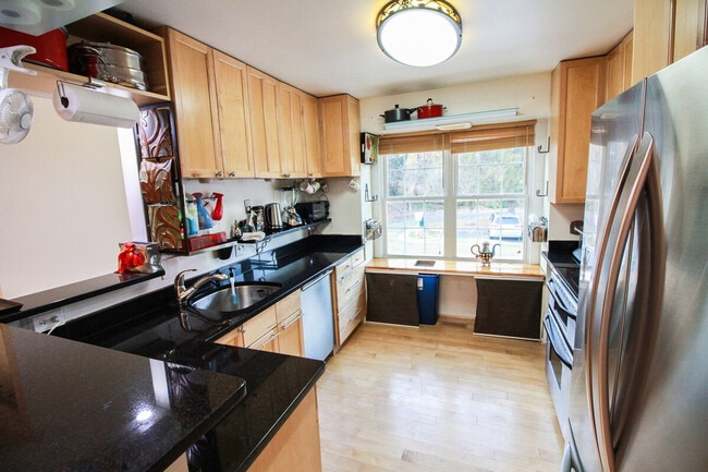 Building Photo - 2304 Hunters Woods Plaza