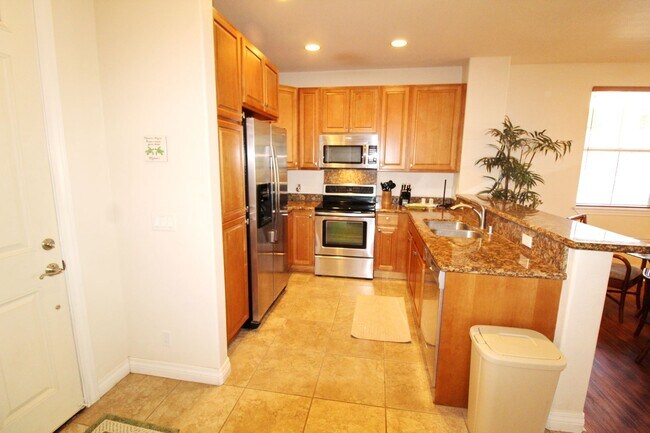 Building Photo - Kai Ani Village - Furnished 2 bed 2 bath - Pool, Cabanas, Hot Tub, and Close to the Beach to Kai ...