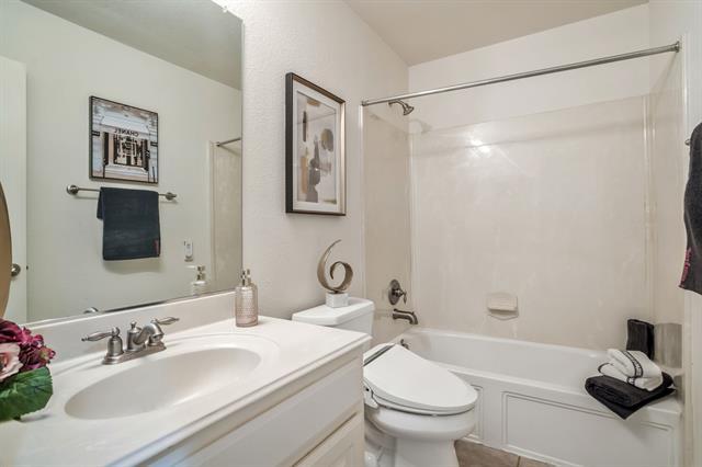 Building Photo - 3059 Seabrook Dr
