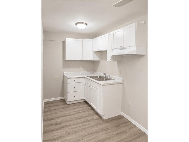 Building Photo - 800 Hackberry Dr