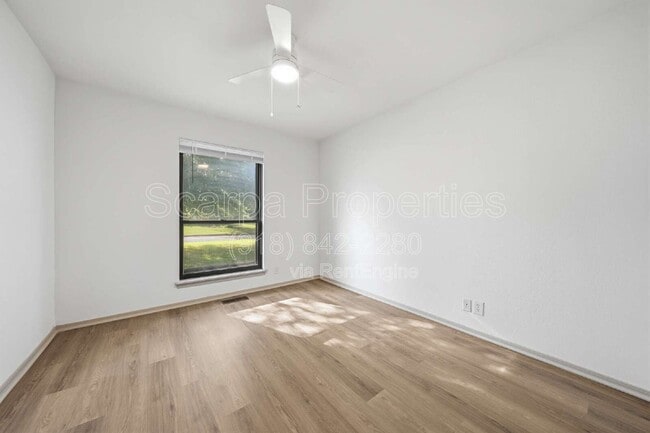 Building Photo - 11648 N 104th E Ave