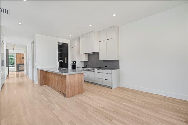 Building Photo - 3619 Springbrook St