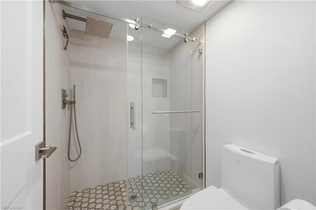 Building Photo - 1330 Derbyshire Ct