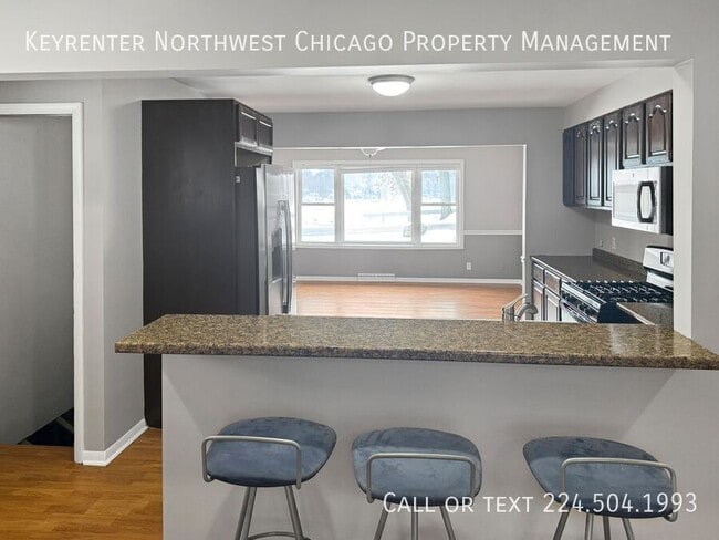 Building Photo - 5411 W Lake Shore Dr