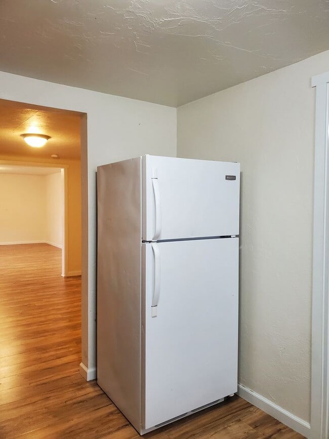 Building Photo - 2 br, 1 bath House - 825 Dr ML King Way