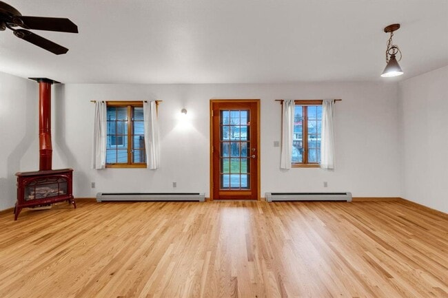 Building Photo - Great 3br Home Near UM Available ASAP