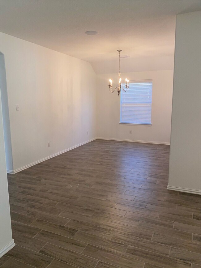 Building Photo - 210 Emory Birch