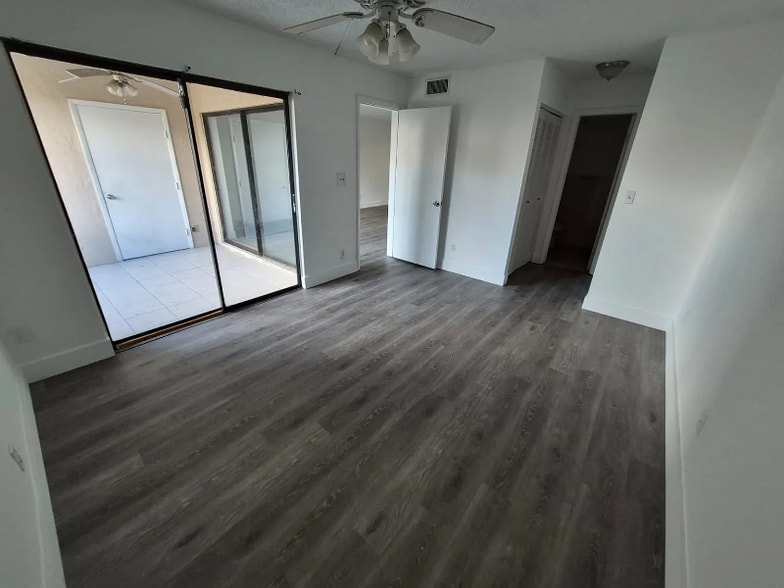 Building Photo - 3399 Foxcroft Rd