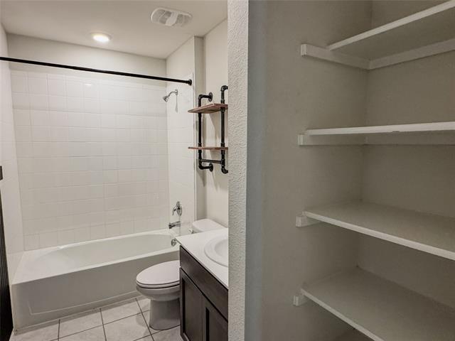 Building Photo - 801 Meadow Creek Ln