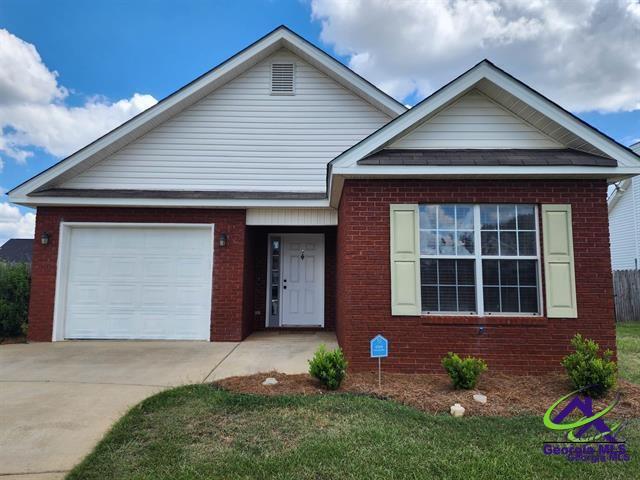 Primary Photo - 123 Cedarland Dr