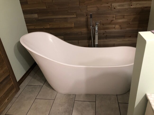 Building Photo - 33 Channel Ln