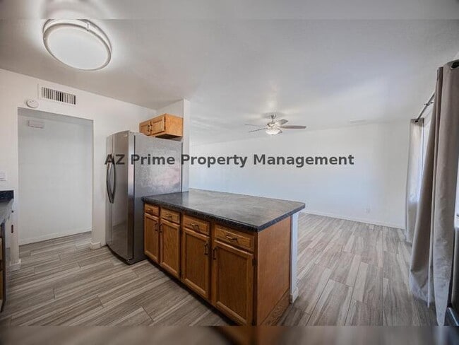 Building Photo - 8518 E Rancho Vista Dr