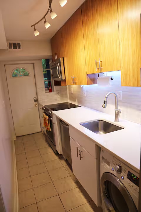 Kitchehn - 1532 2nd St SW