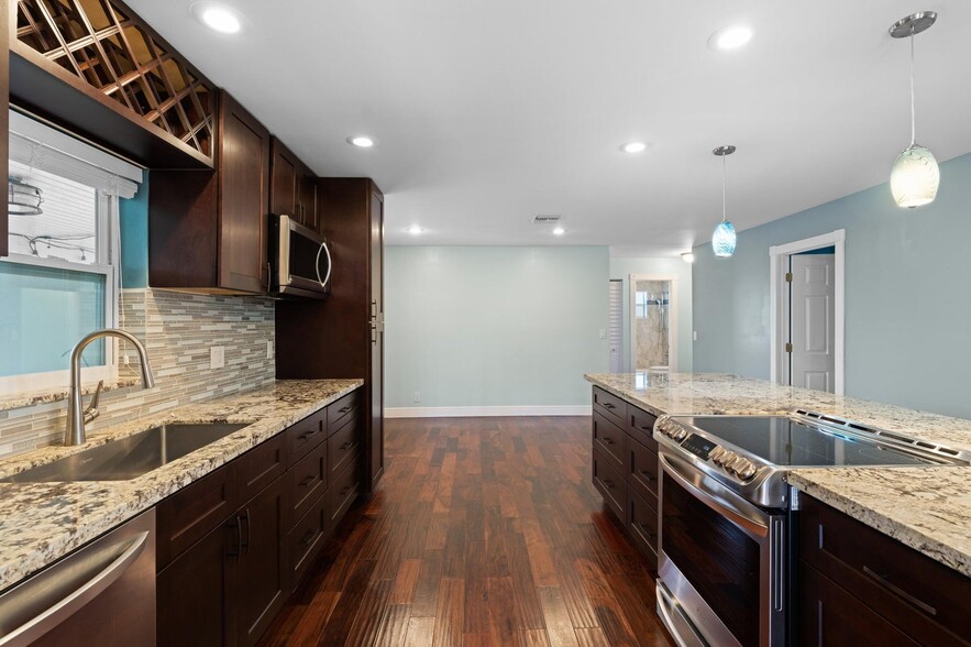Building Photo - 2996 Cardinal Dr