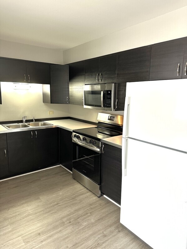 Building Photo - 9709 W Lorraine Dr