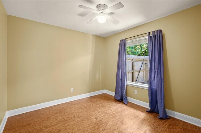 Building Photo - 8004 Cahill Dr