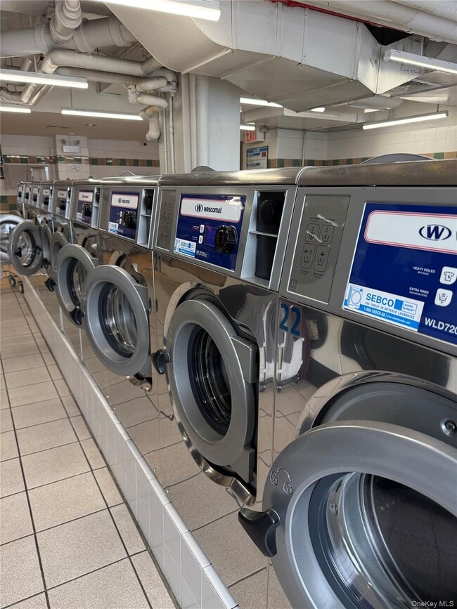 Building Photo - 5 Tudor City Pl