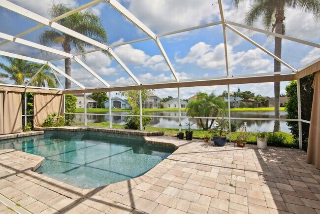 Building Photo - 4 Bedroom Single Family in Orlando