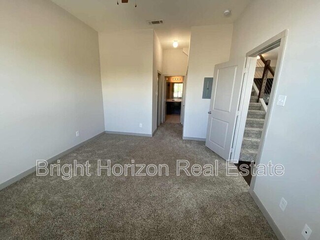 Building Photo - 3629 Valley Vista Dr