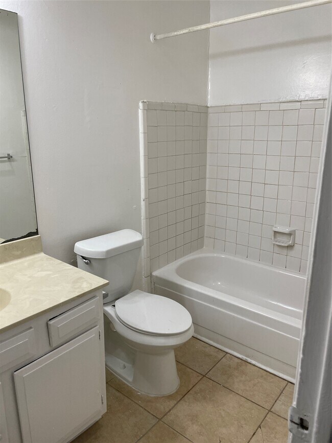 Building Photo - 7273 Chasewood Dr