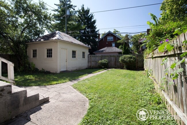 Building Photo - 55 E Oakland Ave