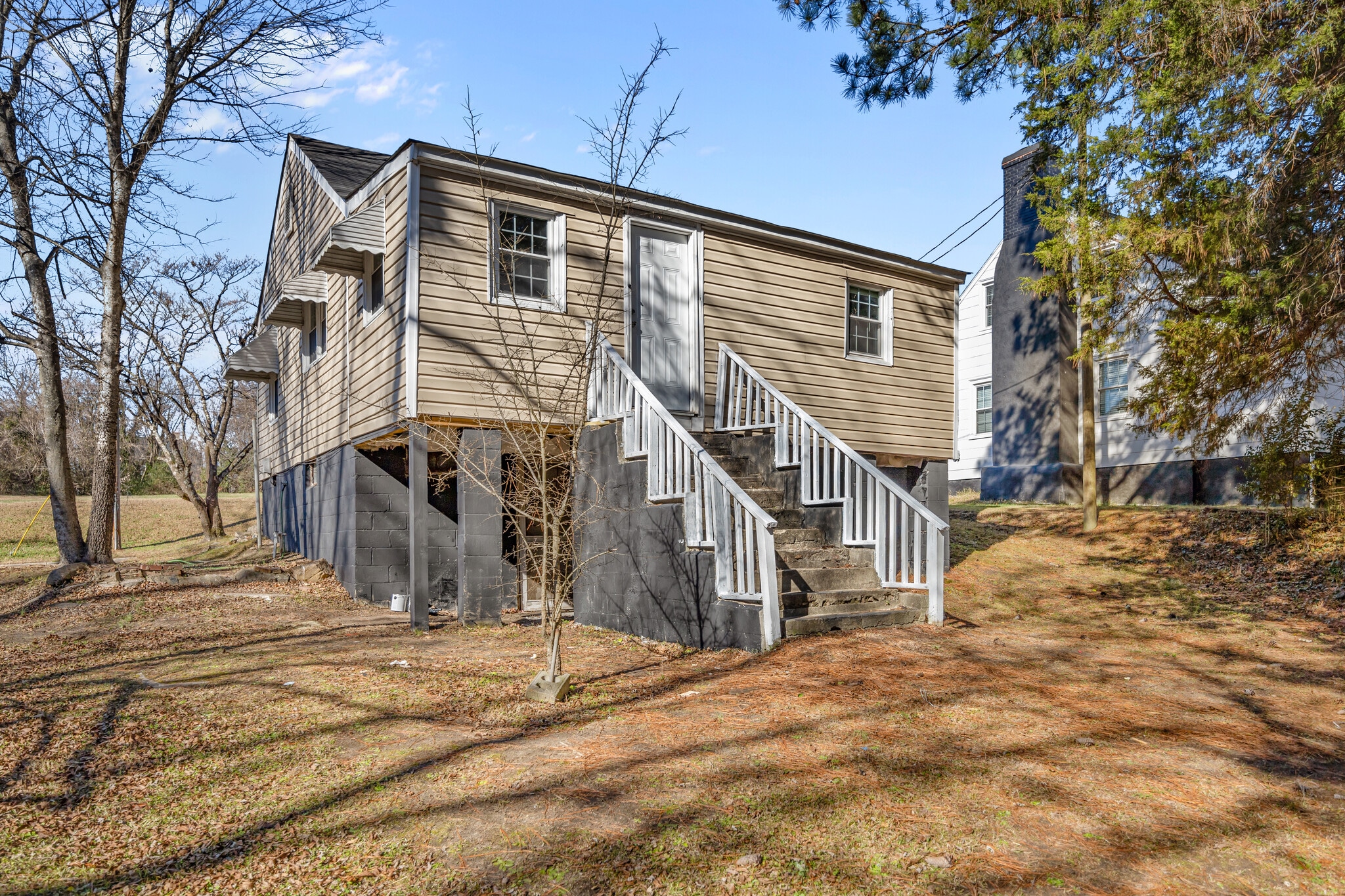 Building Photo - 203 Spring St