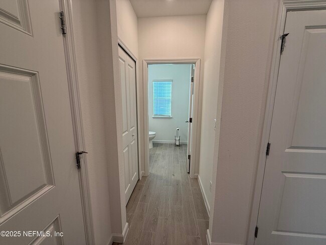 Building Photo - 72 Bramble Ct