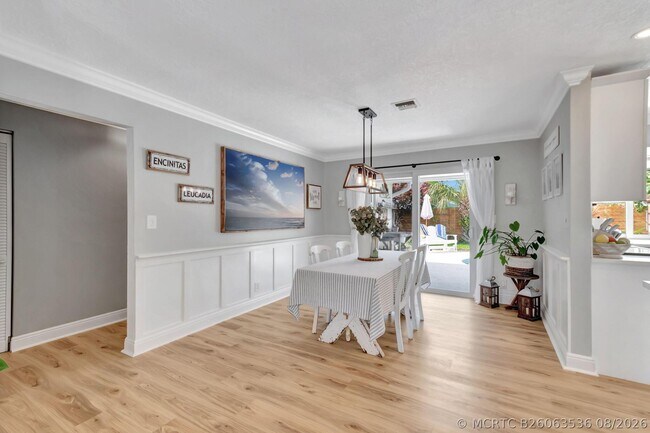 Building Photo - 1066 SW 25th Way