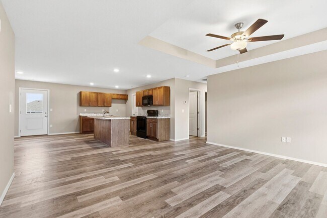 Building Photo - 3 Bedroom Home - Monett MO