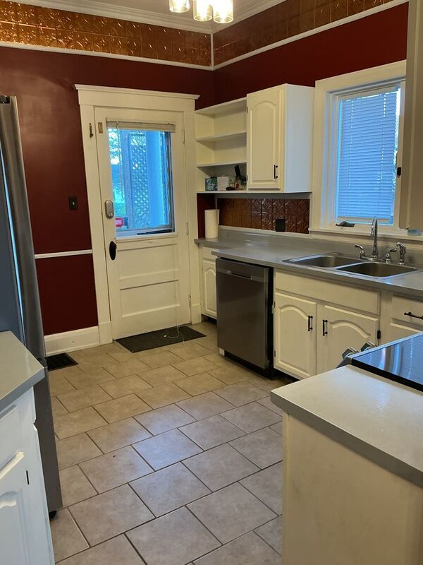 Building Photo - 1914 Hopkins Ave