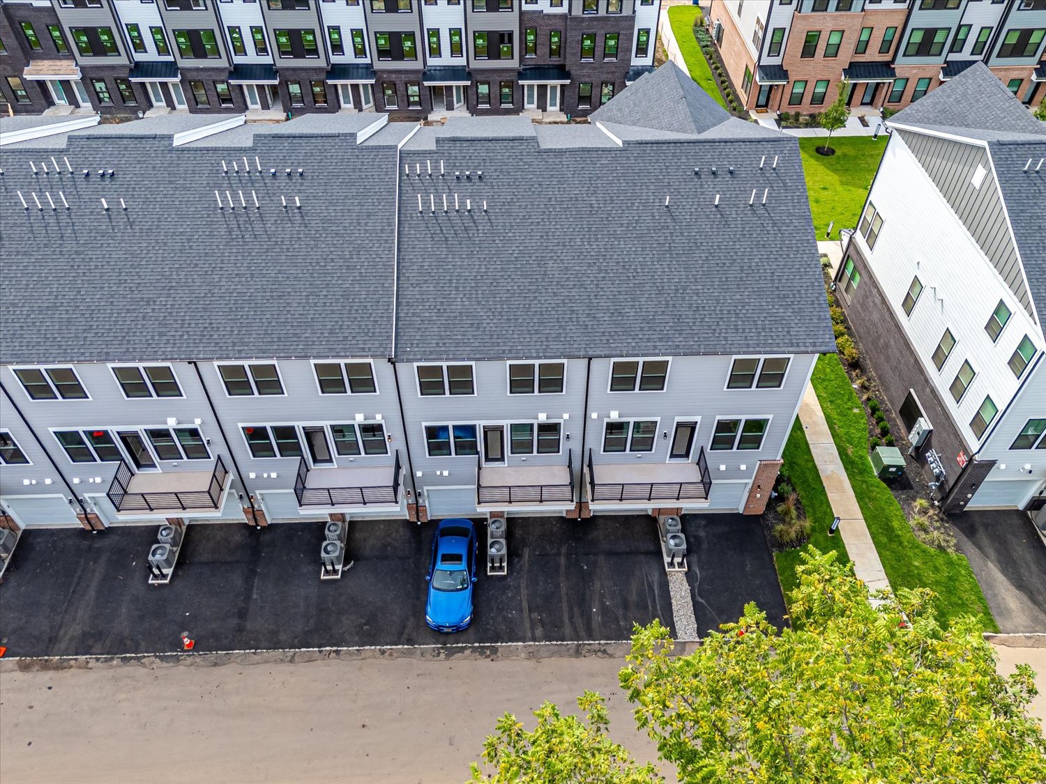 Building Photo - 624 Sadie Cir