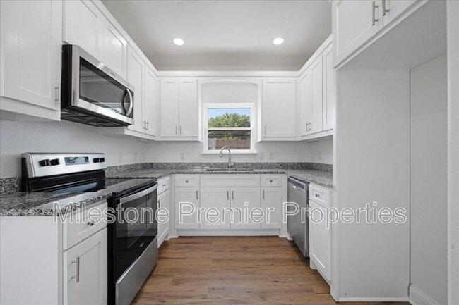 Building Photo - 3308 Moulton St