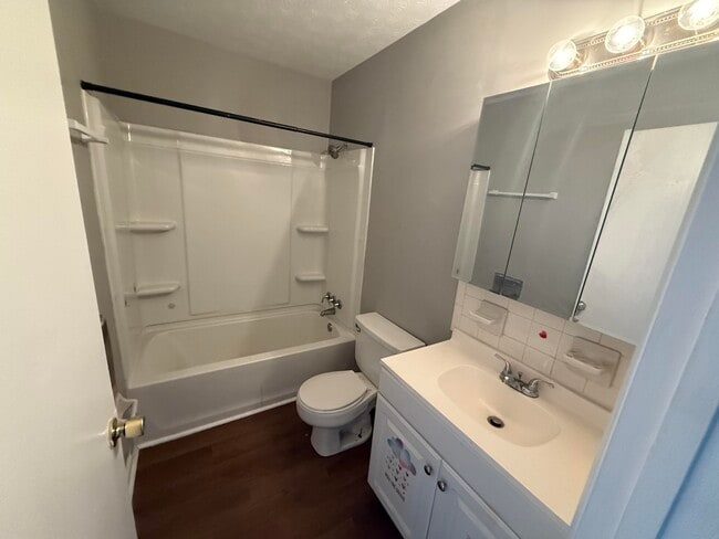 Building Photo - 327 Garden Park Dr