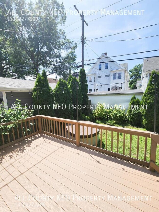 Building Photo - 1578 Olivewood Ave