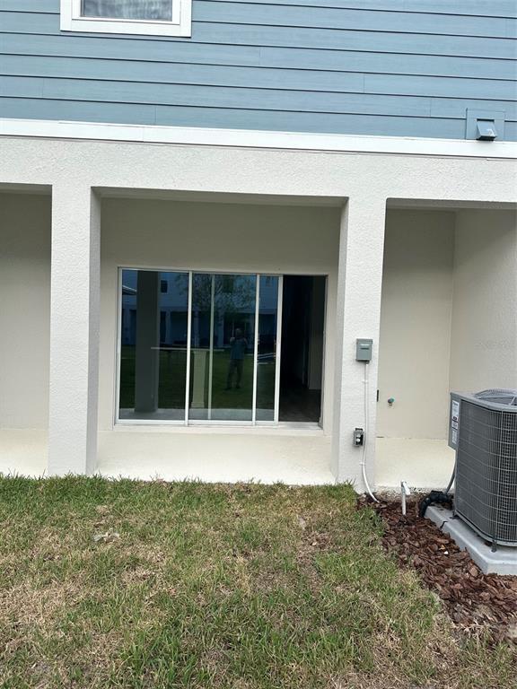 Building Photo - 737 W Oak Dr