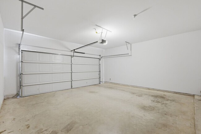 Building Photo - 988 Rice Dr