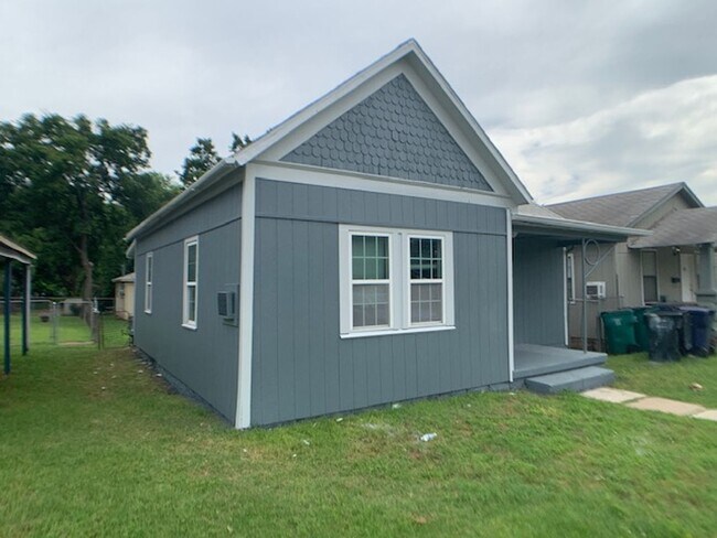 Building Photo - 2 Bedroom House Near Downtown OKC