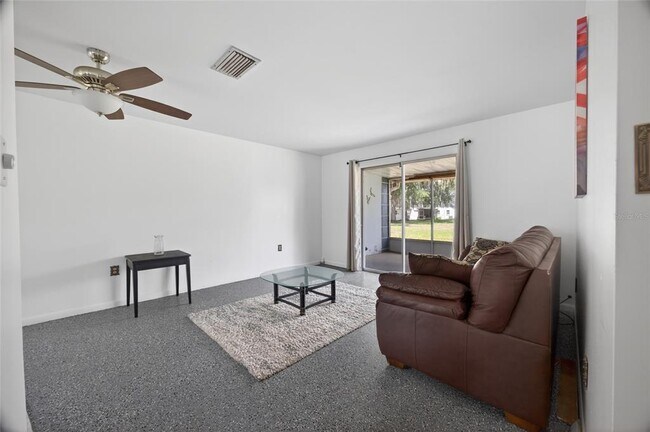 Building Photo - 1567 SE 27th St