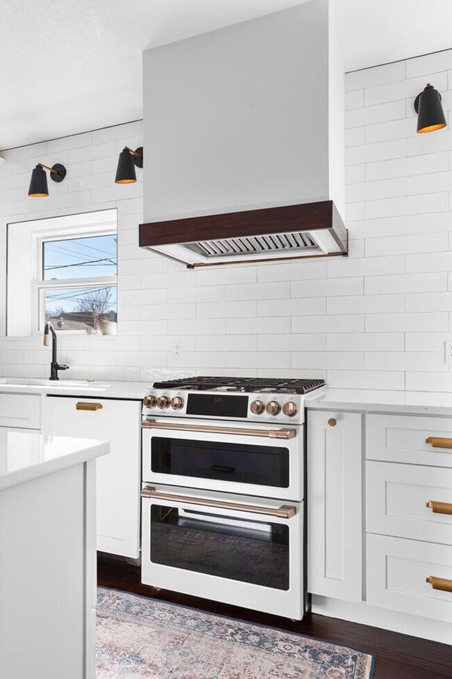 Building Photo - Sunny Two-Story Wash Park Bungalow