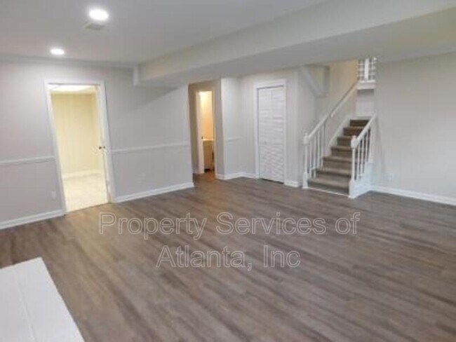 Building Photo - 2980 Prince Howard Dr