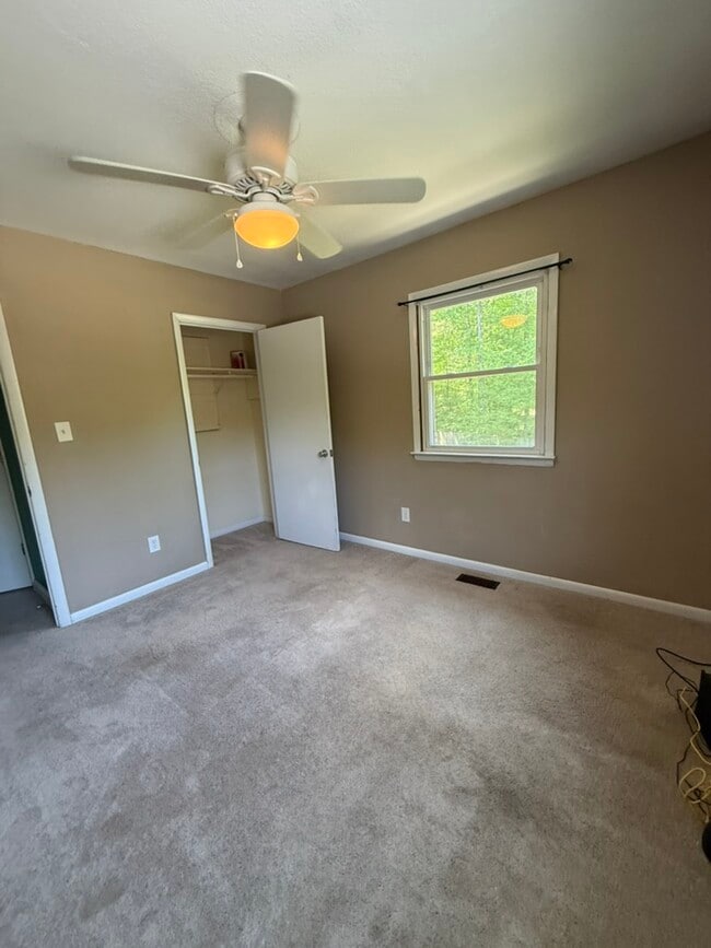 Building Photo - 7010 Sorrell Ln