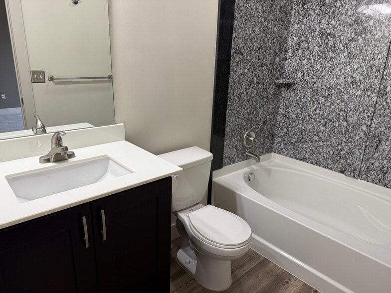 Building Photo - 1722 S 900 E