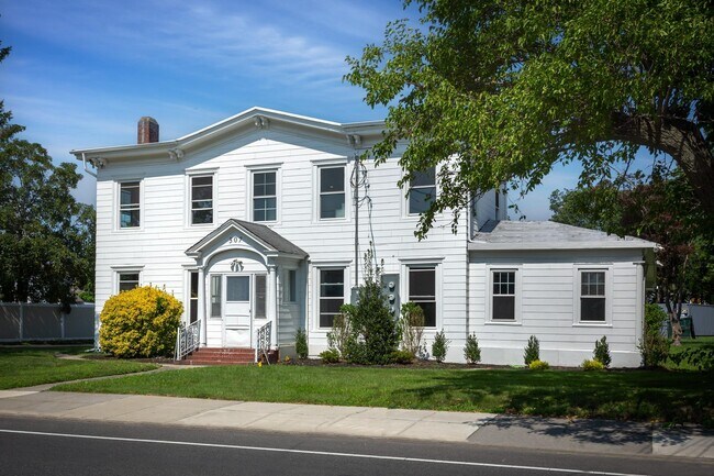 Primary Photo - 307 S Ocean Ave