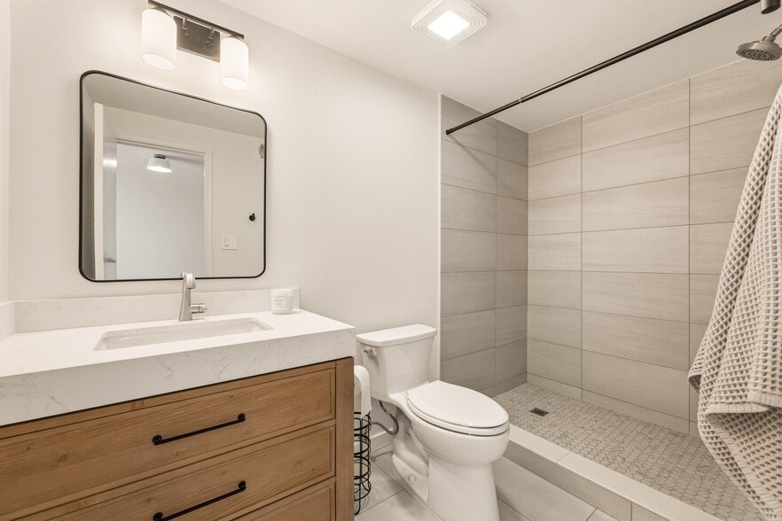 Building Photo - 100 N El Molino St