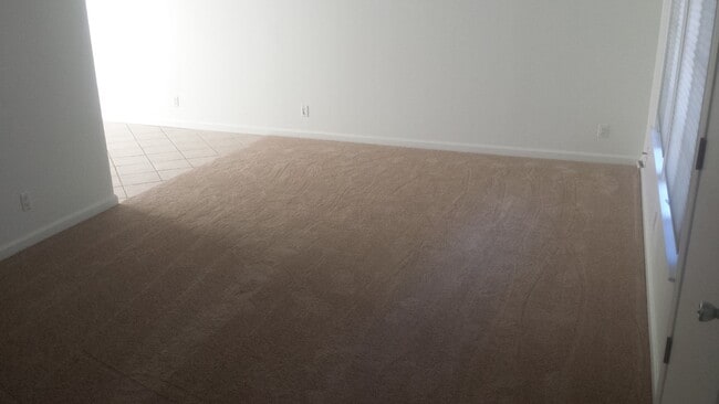 Building Photo - Adorable Upgraded Condo Near Downtown