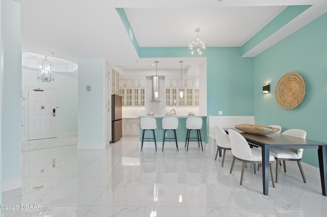 Building Photo - 200 Ocean Crest Dr