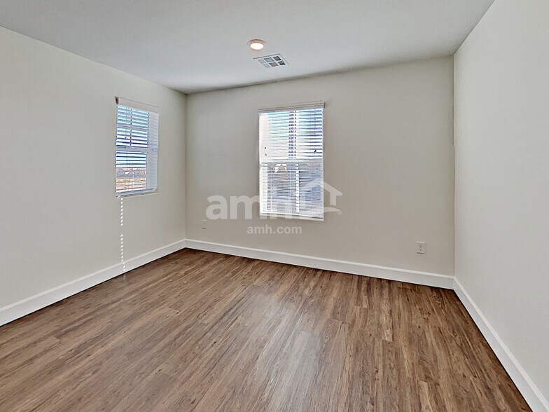 Building Photo - 8128 Inhibition Ct
